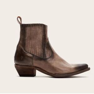 Frye Women's Sacha Western Bootie in Stone